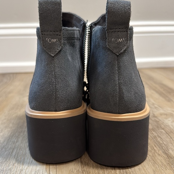 Tom’s Maude Wedge Boot Dark Grey Suede EUC - Picture 9 of 10